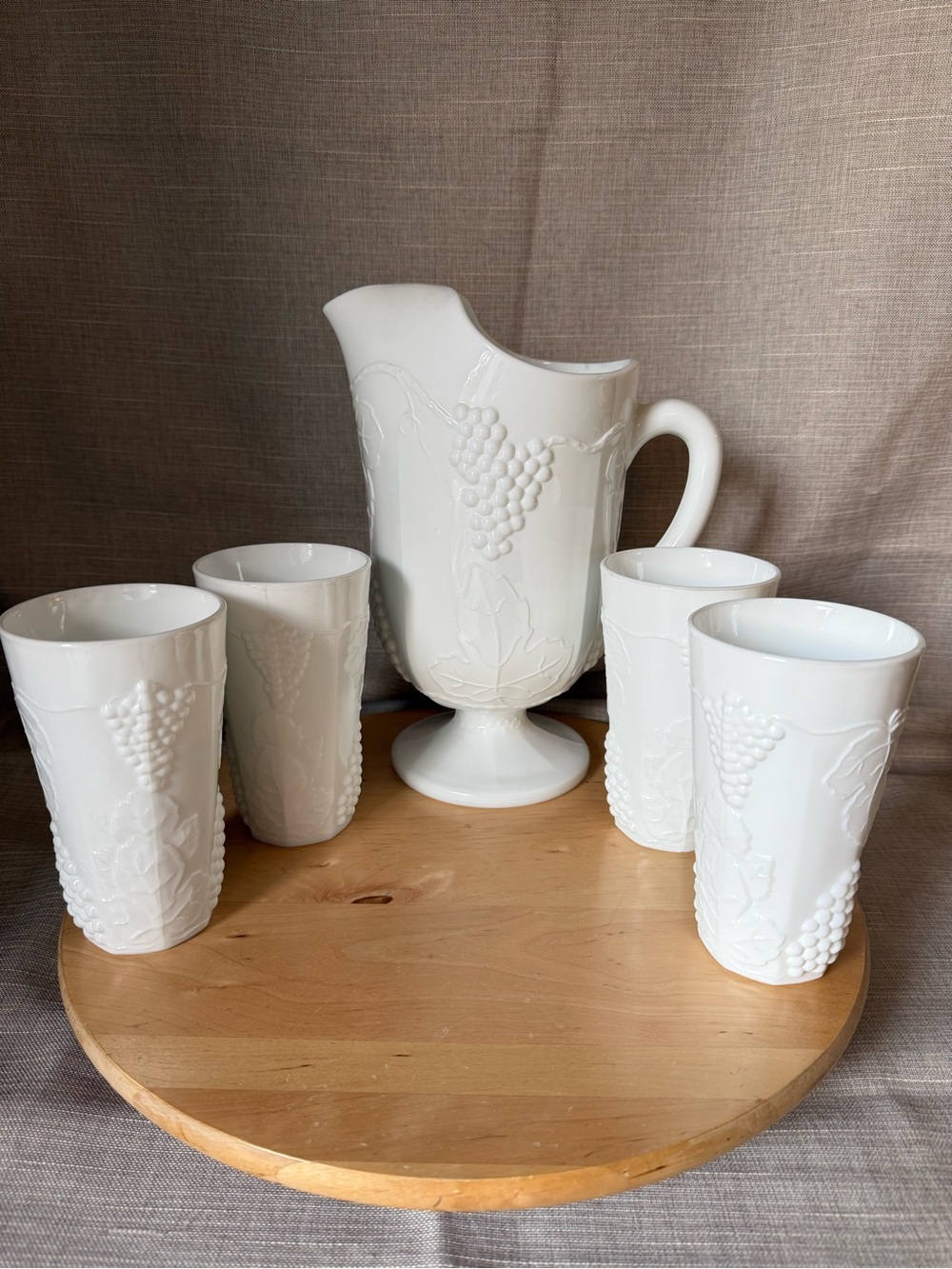 Antique Vintage 1950-60s Indiana/Milk Glass Pitcher &4 Glasses in Colony Harvest